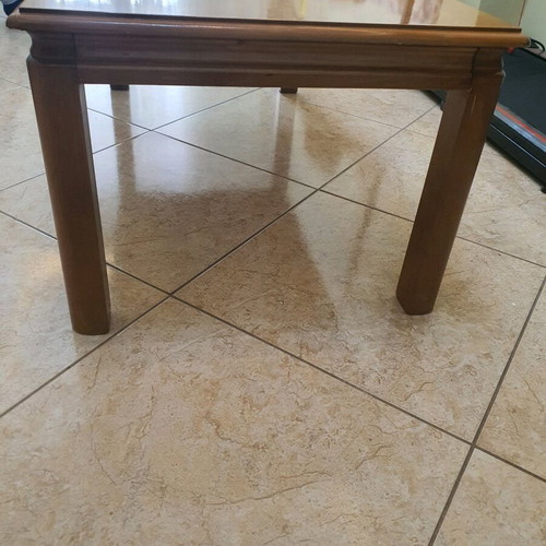 Coffee table used, sturdy and heavy, dimensions 107×54×40 cm
