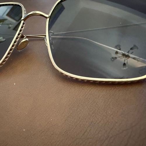 Christian Dior sunglasses like new, gold frame