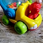  Elmo juggling car