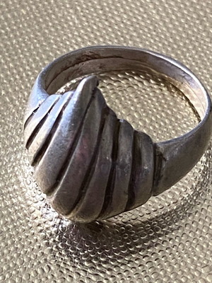 Silver ring used