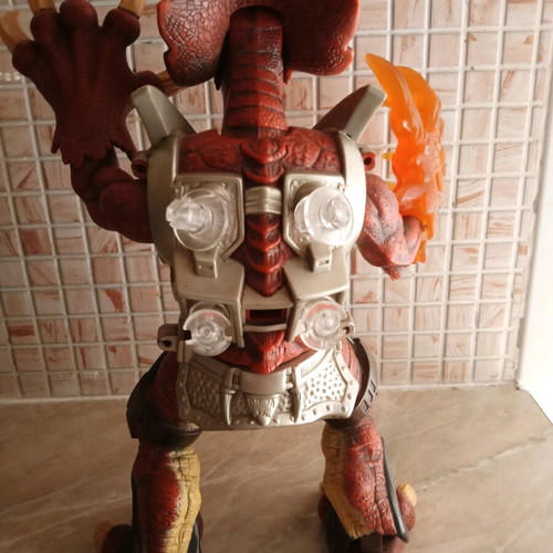 Dragon figure Hasbro large like new, 2003 without wings