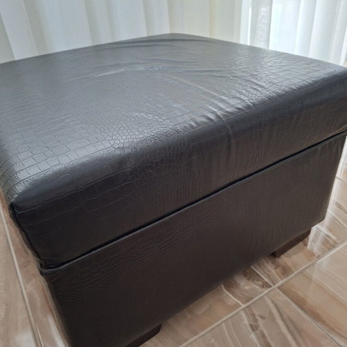 Leather stool like new, square, 62x62x40 cm