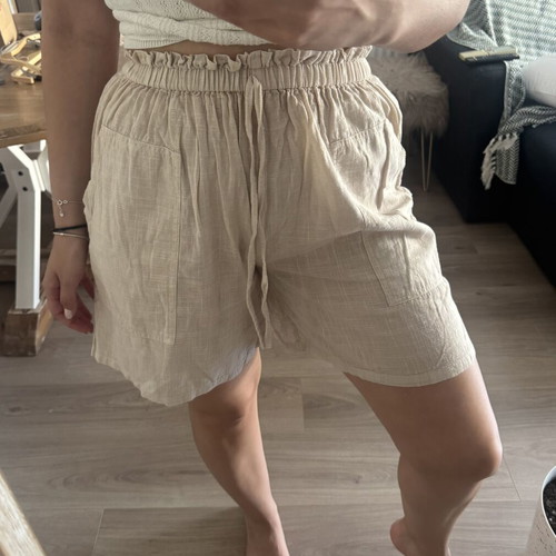 Bermuda shorts like new, beige with elastic and pockets