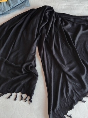 Black women's scarf with tassels, one size