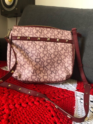 DKNY crossbody bag like new, bordeaux-ecru with pockets
