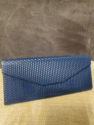 Θήκη γυαλιών μπλε δερμάτινη μεταχειρισμένη με μαγνητικό κούμπωμα