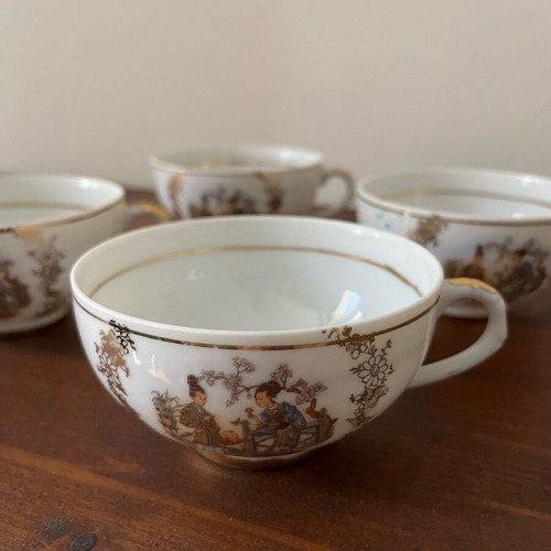 Japanese porcelain cups like new, set of 4 with graphic