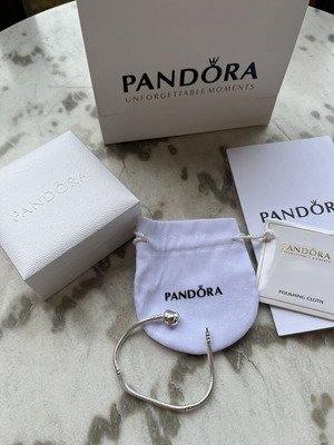 Pandora bracelet like new, grey and silver