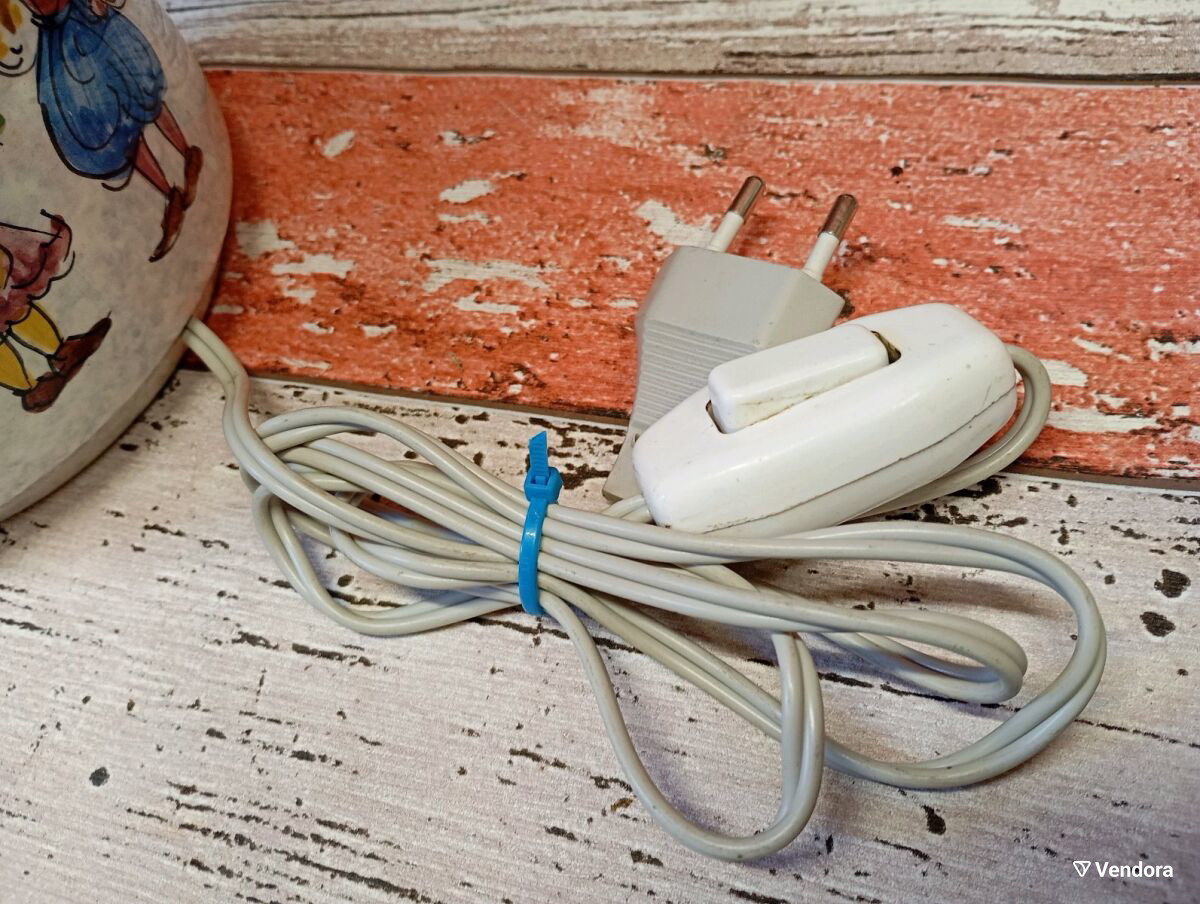 Παραδοσιακή λάμπα λαϊκής τέχνης χειροποίητη μεταχειρισμένη