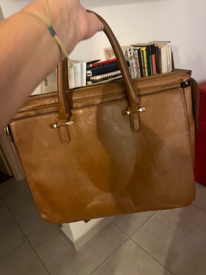 Leatherette bag brown chocolate like new with spacious compartments
