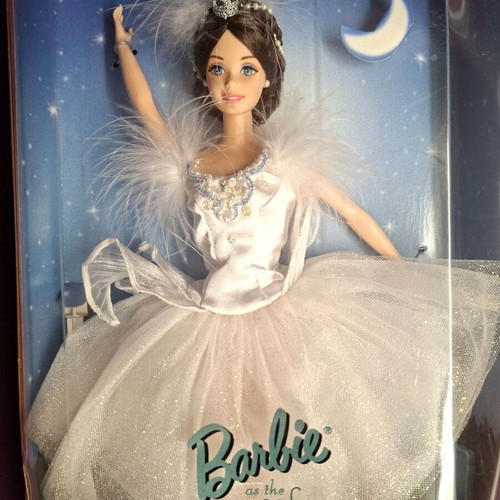 Barbie as Swan Queen 1997 collectible new