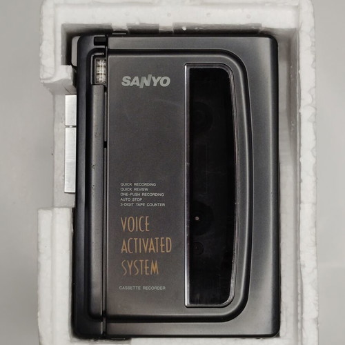 SANYO M1118 Cassette Walkman used, slow motion playback, needs service