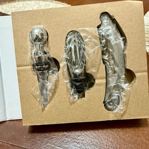 Wine bottle set like new
