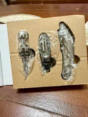 Wine bottle set like new