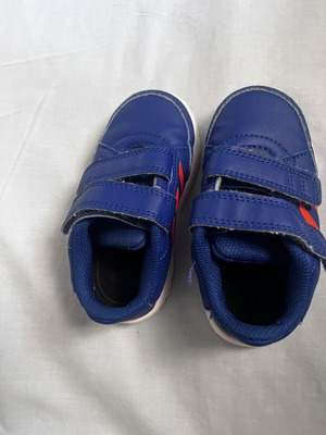 Adidas παπούτσια μωρού νούμερο 22 σαν καινούργιο