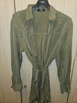 Bershka khaki shirt like new, semi-fitted with belt size L