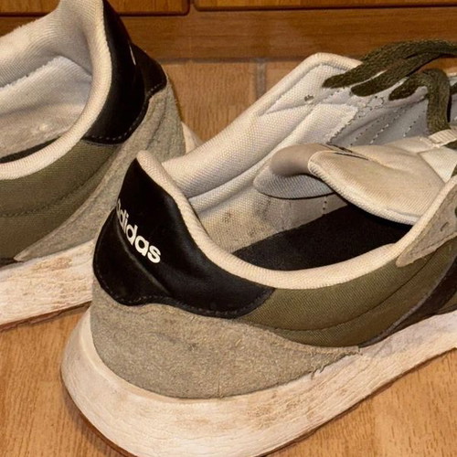 Adidas sneakers size 44, like new, khaki and black