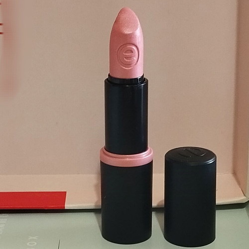 Essence Lipstick No22 The Girl Next Door new