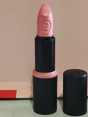 Essence Lipstick No22 The Girl Next Door new