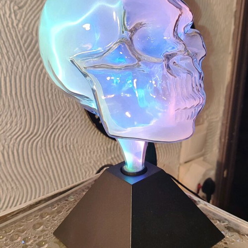 Decorative lamp skull like new, interactive with color effects