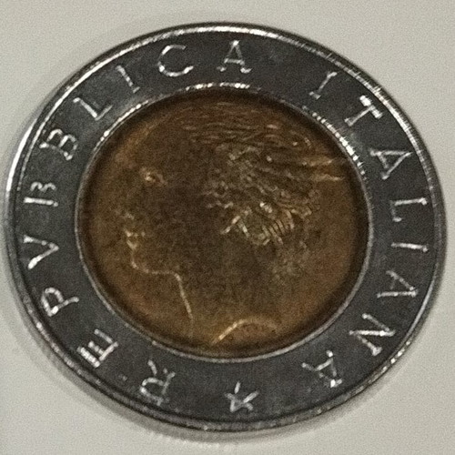 L 500 Italy coin like new for collectors