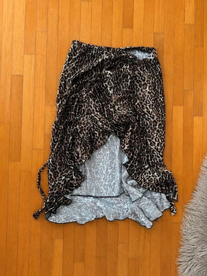 Leopard Midi Wrap Skirt one size, like new