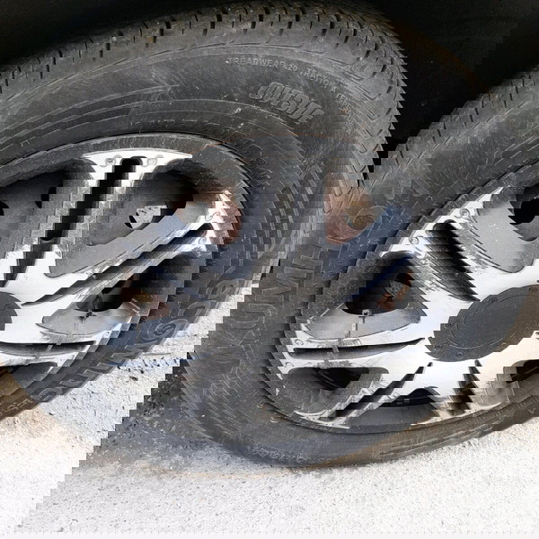 Ζαντολαστιχα Kumho 185/60/15 4x100 dot2021 Σε πολυ καλή κατασταση
