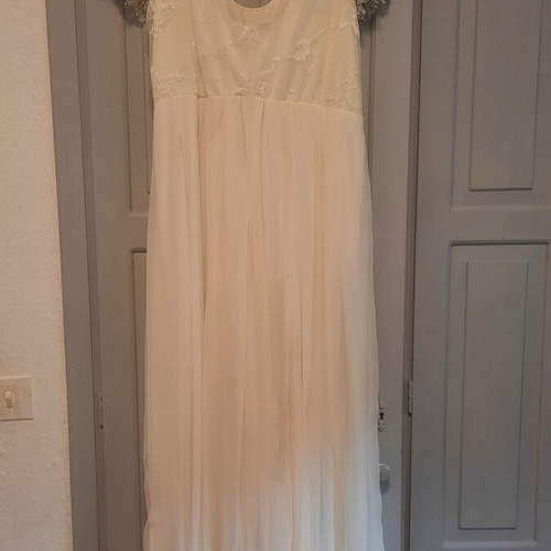 Wedding dress like new, empire line, ivory tones, Gor Factory