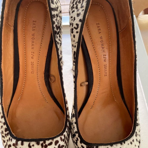 Zara leather pumps size 37, black and white