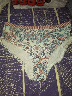 Triumph multicolor bikini bottom like new, size L