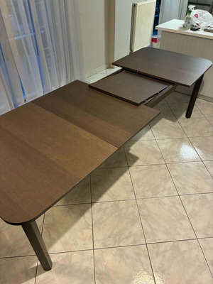 Extendable dining table up to 260cm like new
