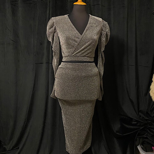 Women's skirt and blouse set new silver with shiny thread S/M