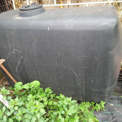 Oil tank 1,000 liters like new, slightly used