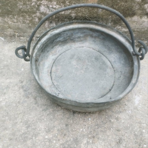 Bronze vessel