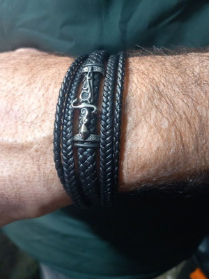 Men's stainless steel bracelet new, black and silver with sword design