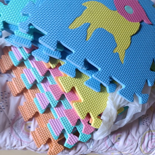 Floor tiles for kids safety with animals and numbers, pack of 20, like new