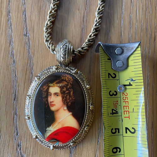 Vintage pendant new with portrait, multicolored, gold-colored