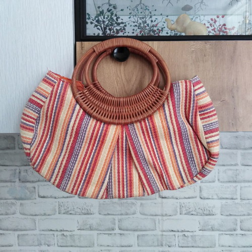 Straw handbag like new with stripes and bamboo handle multicolor