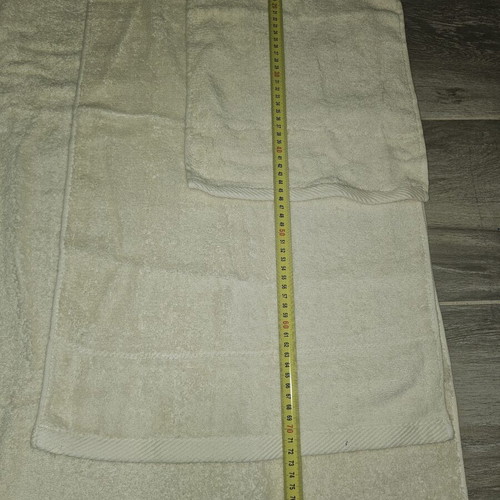 Towel set cream color, 3 pieces, new