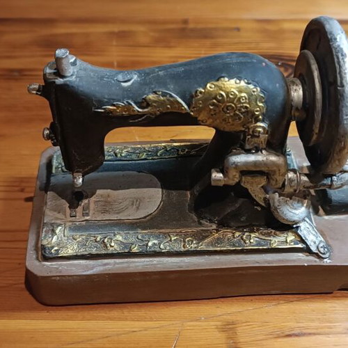 Decorative sewing machine new, ceramic