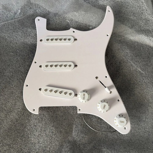 Fender Squier Strat pickguard