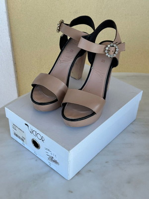 Victor nude sandals used, size 39, leather