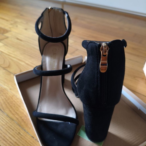 Bozikis black high-heeled sandals size 41 like new