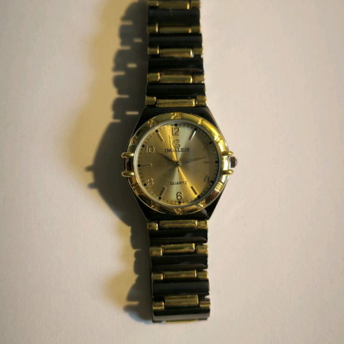 Women's wristwatch needs battery