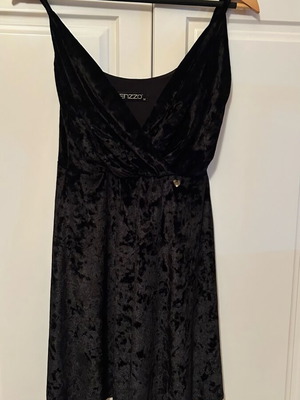 Endless Rose black velvet dress medium like new unworn