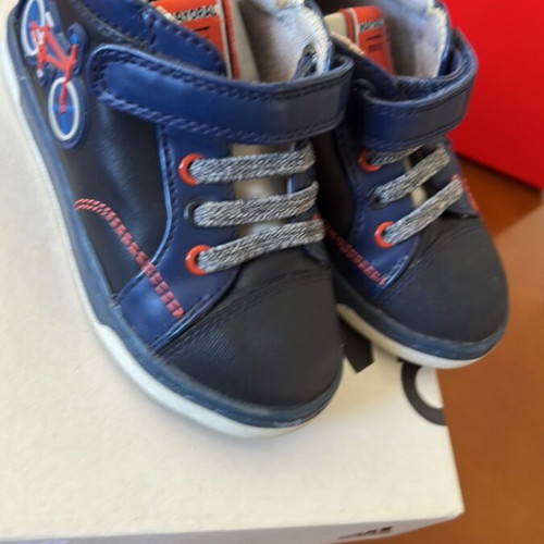 Mayoral boots size 22 like new with bicycle detail