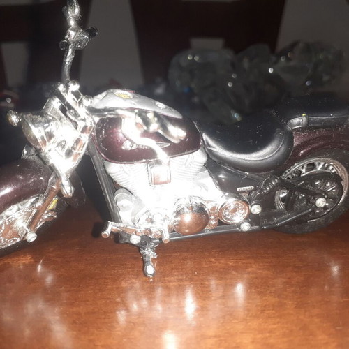Yamaha Road Star collectible miniature motorcycle like new