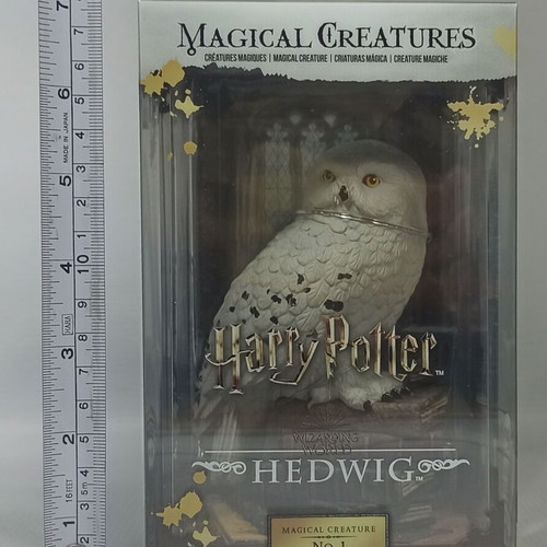 Noble Collection Harry Potter Hedwig 7'' Statue new with acrylic case