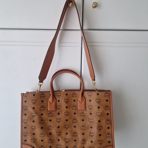 MCM Munchen Tote in Visetos like new, brown, with dust bag