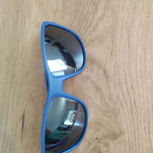 Invu by Swiss Eyewea Kids Sunglasses like new, blue